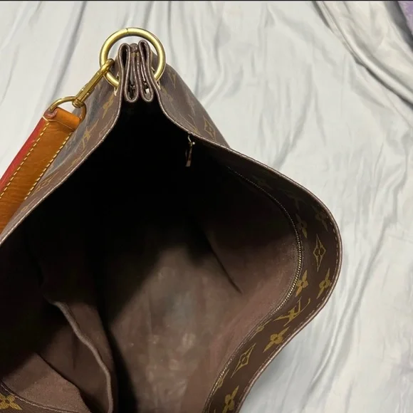 Louis Vuitton purse - Picture 9 of 15